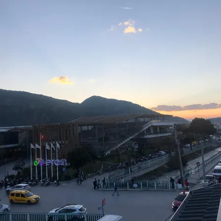 アパートホテル Sofya 4*